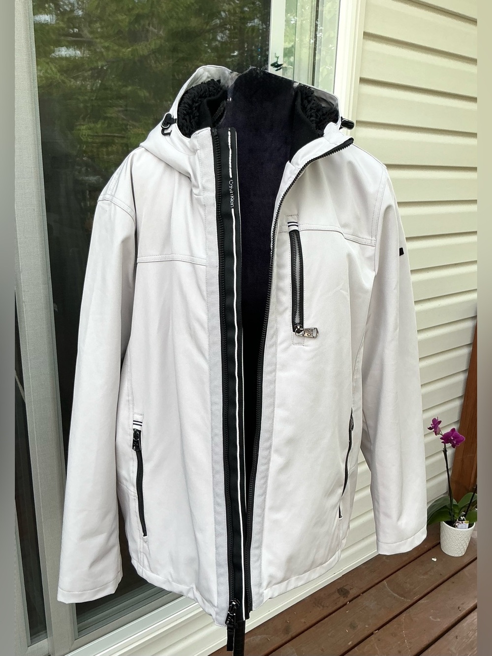 Mens Calvin Klein White Hooded Softshell jacket ☔️